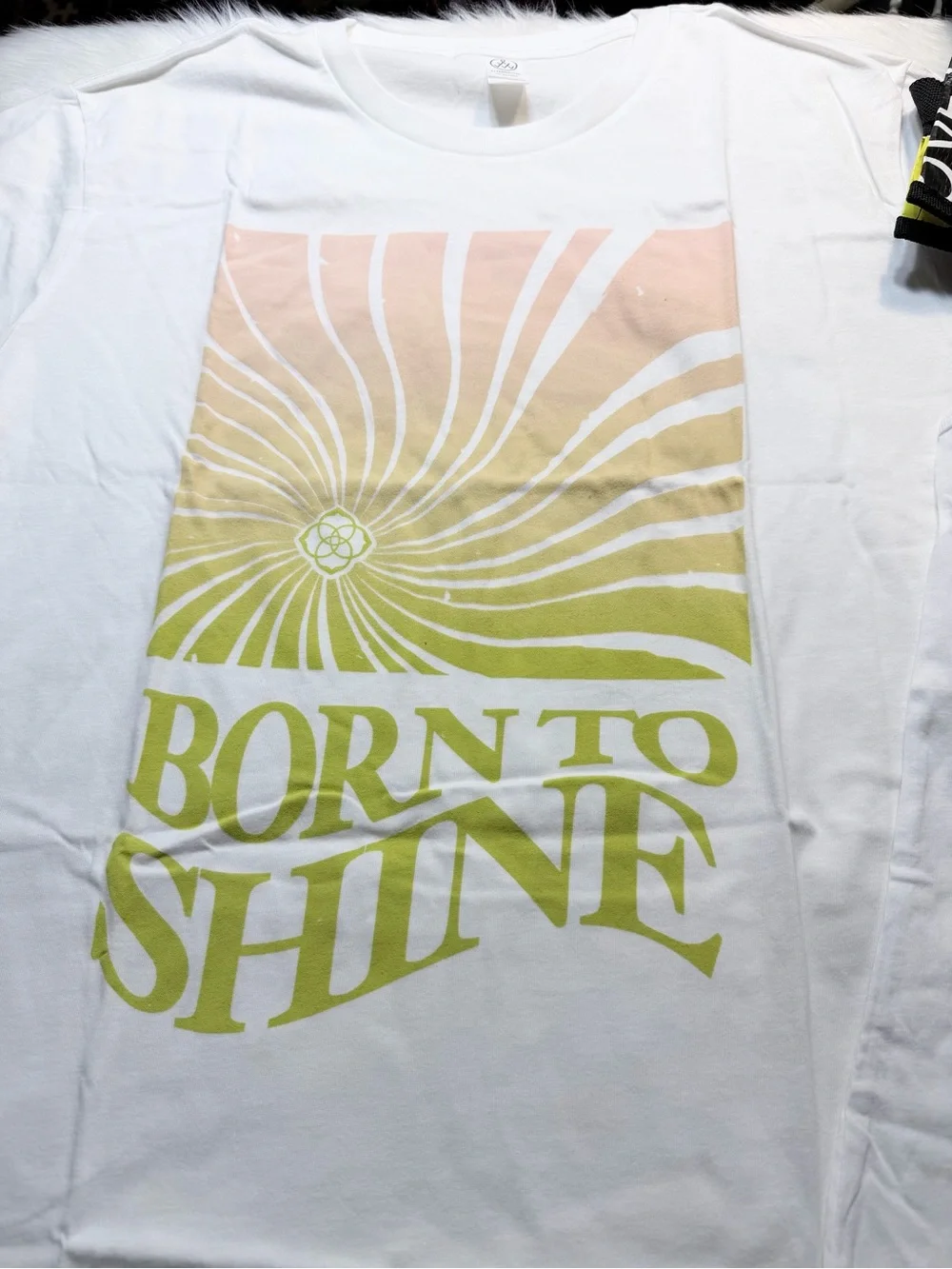 NWOT Kendra Scott 3-Piece Tee Bundle + Tote Optimist Shine